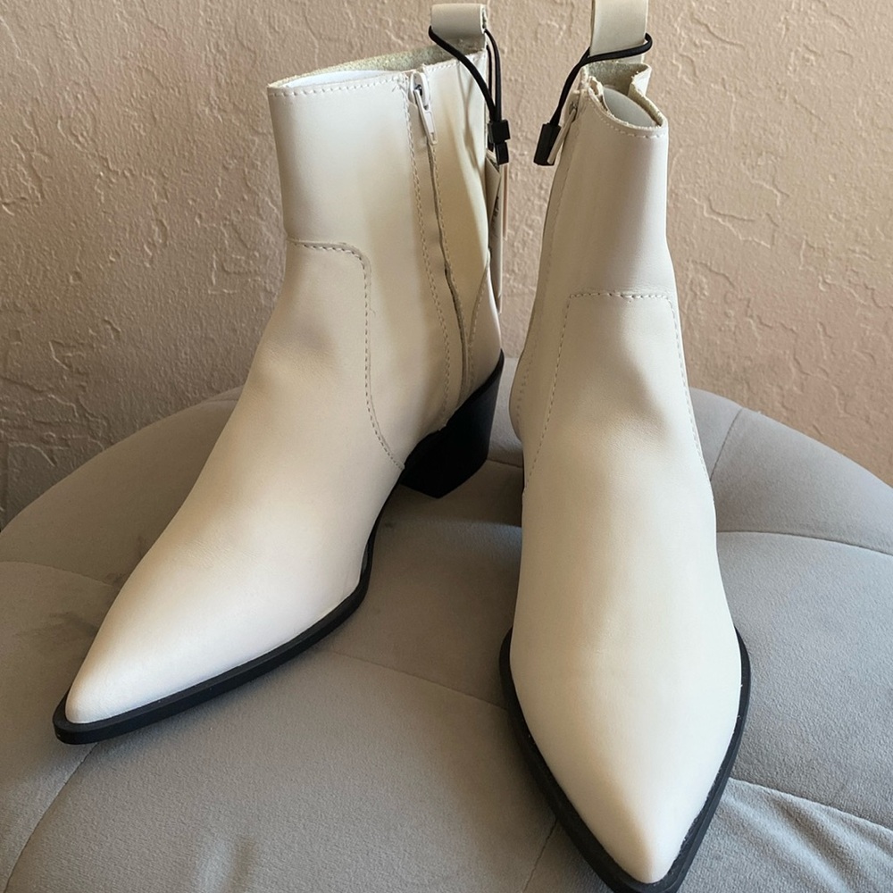 NWT Zara leather white boot